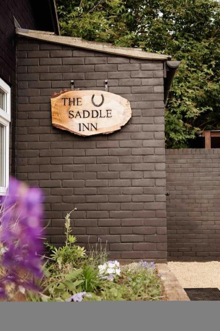 The Saddle Inn, Snetterton Circuit 노리치 외부 사진